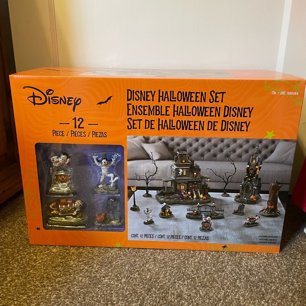 Costco exclusive Disney Halloween 🎃 set - Picture 1 of 14